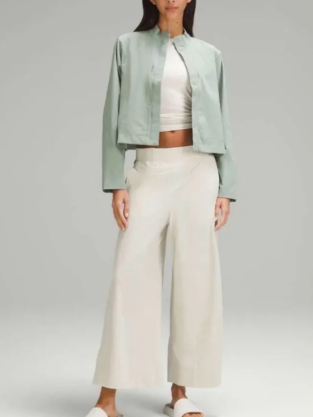 Lululemon athletica Breezily Mid-Rise Cropped Pant size M (30x25) ivory color